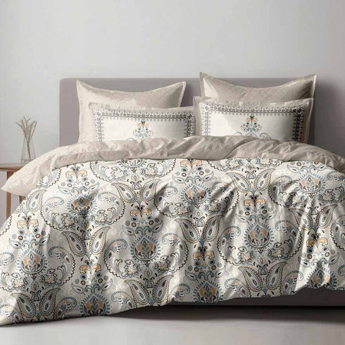 Florida Vistara (Bedding) AC Comforter Set with King Size Bedsheet & Coordinated Pillow Covers